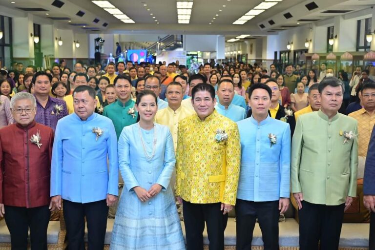 “รมว.ธรรมนัส – รมช.อรรถกร” ร่วมเปิดงาน “ประกวดเส้นไหม ผ้าไหมตรานกยูงพระราชทาน และผลิตภัณฑ์หม่อนไหม ประจำปี 2567” สืบสานภูมิปัญญาท้องถิ่น พร้อมขับเคลื่อนเศรษฐกิจด้วยผลิตภัณฑ์จากหม่อนไหม