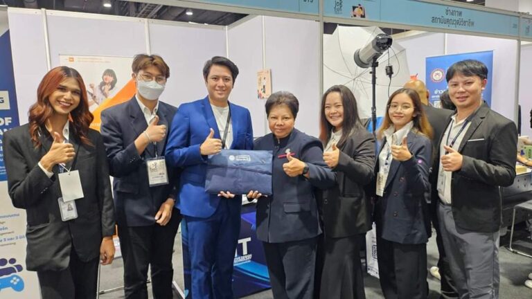 วิทยาลัยครีเอทีฟดีไซน์ฯ ม.ธุรกิจบัณฑิตย์ (ANT-DPU) ร่วมงาน “JOB EXPO THAILAND 2024” แนะแนวอาชีพ “การออกแบบและการพัฒนาเกม, ดิจิทัลคอนเทนต์ครีเอเตอร์ และแอนิเมเตอร์”