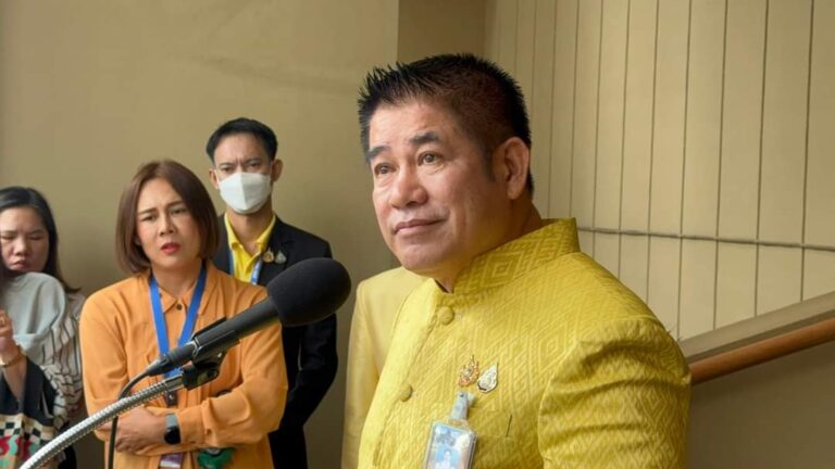 “รมว.ธรรมนัส” เผย! ครม.สั่ง ทบทวนโครงการปุ๋ยคนละครึ่ง หลังพบปัญหา เงินสมทบเกษตรกร 500 บาท