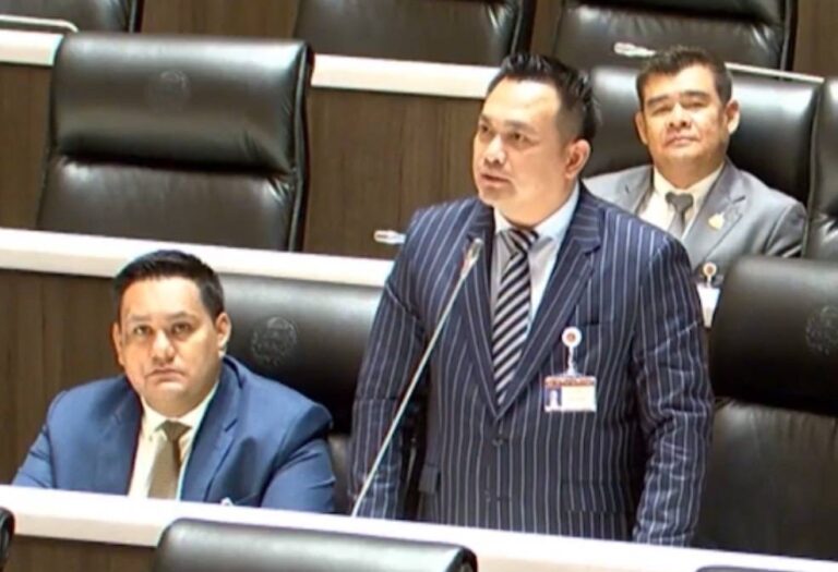 “สส.สะถิระ” เผย ชาวสัตหีบเดือดร้อนหนัก น้ำประปาไม่ไหลบ่อยแถมไม่มีคุณภาพ น้ำทั้งเหลืองและขุ่น จี้ หน่วยงานที่เกี่ยวข้องเร่งแก้ปัญหา