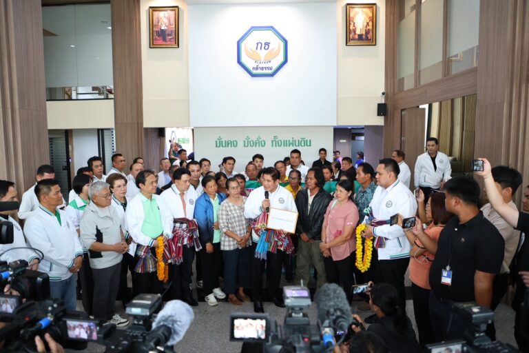 ‘ร.อ.ธรรมนัส’ รับปากแก้ปัญหาเรื้อรังให้เครือข่ายคนลุ่มน้ำมูล หลังเข้าแสดงความยินดี พร้อมขอตั้งคณะกรรมการร่วมรัฐบาล–ประชาชน จับมือแก้ปัญหา