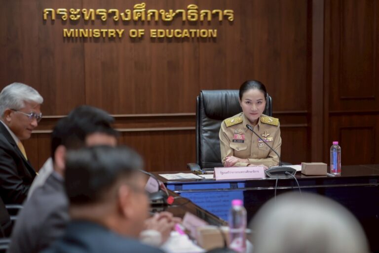 ‘นฤมล’ นั่งหัวโต๊ะบอร์ด สกสค. เคาะงบ 1,010 ล้านบาท จัดพิมพ์แบบเรียนปี 69