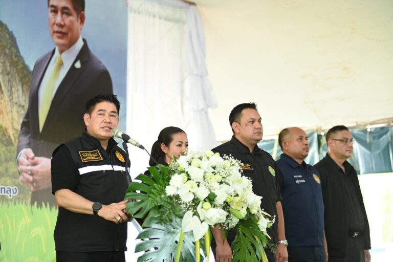 ‘ธรรมเพชร’ ซบ ‘ธรรมนัส’ พัทลุงหวานเจี๊ยบ ‘ร.อ.ธรรมนัส’ ถามถ้ามี รมต.ชื่อ ‘สุพัชรี’ จะเจริญขนาดไหน
