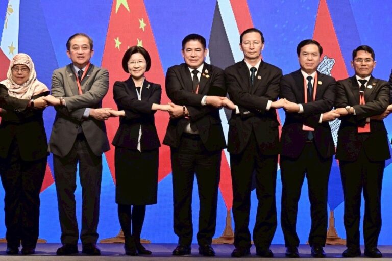 รมว. ธรรมนัส พรหมเผ่า นำสินค้าเกษตรไทยโกอินเตอร์ ลงนามพิธีสารไทย–จีน