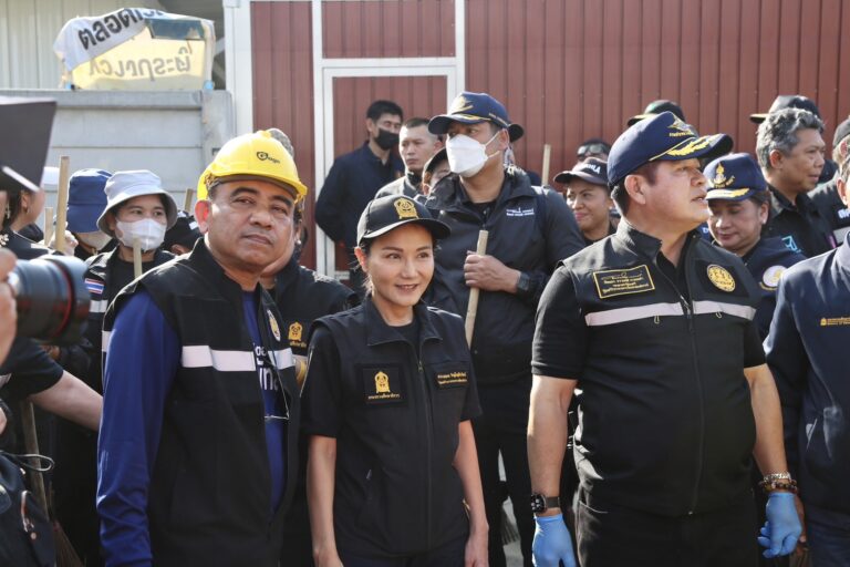 ‘รมว.นฤมล’ ลุยฟื้นหาดใหญ่หลังน้ำลด สั่งเร่งกู้โรงเรียนเสียหายหนัก ตั้ง 50 ศูนย์ Fix It ช่วยซ่อมเพื่อประชาชน