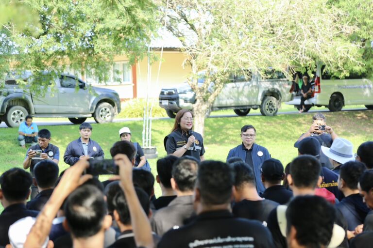 ‘อธิบดี สกร’ เผย จิตอาสา สกร. ทั่วประเทศ พร้อมยืนหยัดรวมน้ำใจ ช่วยเหลือ ฟื้นฟูผู้ประสบภัยน้ำท่วมใต้เต็มที่