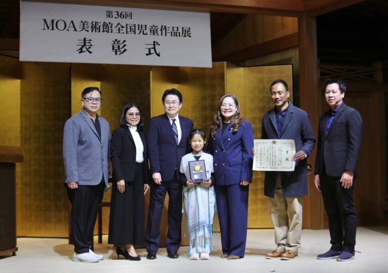 อธิบดี สกร.ร่วมชื่นชมยินดีกับเด็กไทยจาก “ศศช.แม่ฟ้าหลวง” คว้ารางวัลชนะเลิศระดับโลก ชนะกว่า 169,613 ผลงาน จากเวทีนานาชาติ ณ พิพิธภัณฑ์ศิลปะ MOA ประเทศญี่ปุ่น